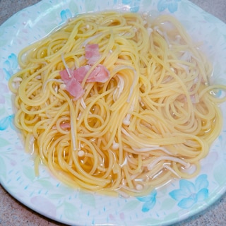 優しい味付け♦️えのきとベーコンの和風スープパスタ